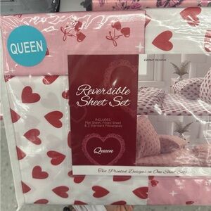 Queen Pink and White Heart Reversible Sheet Set
